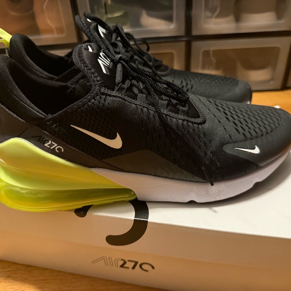 Nike Air Max Black 270